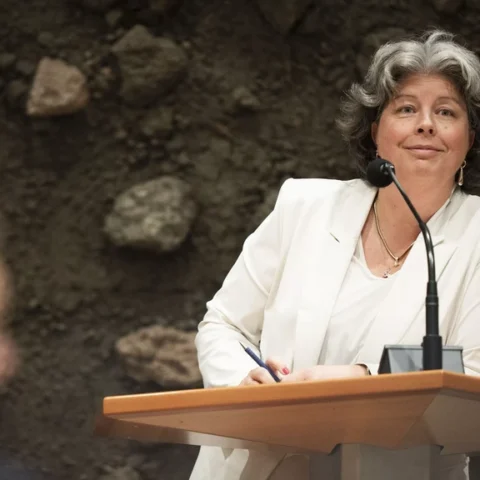 VVD-Kamerlid doet afstand van nevenfunctie na vragen over belangenverstrengeling