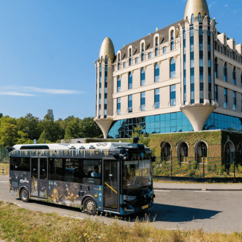 Zelfrijdende bus start in Efteling, tweede in Nederland op openbare wegen