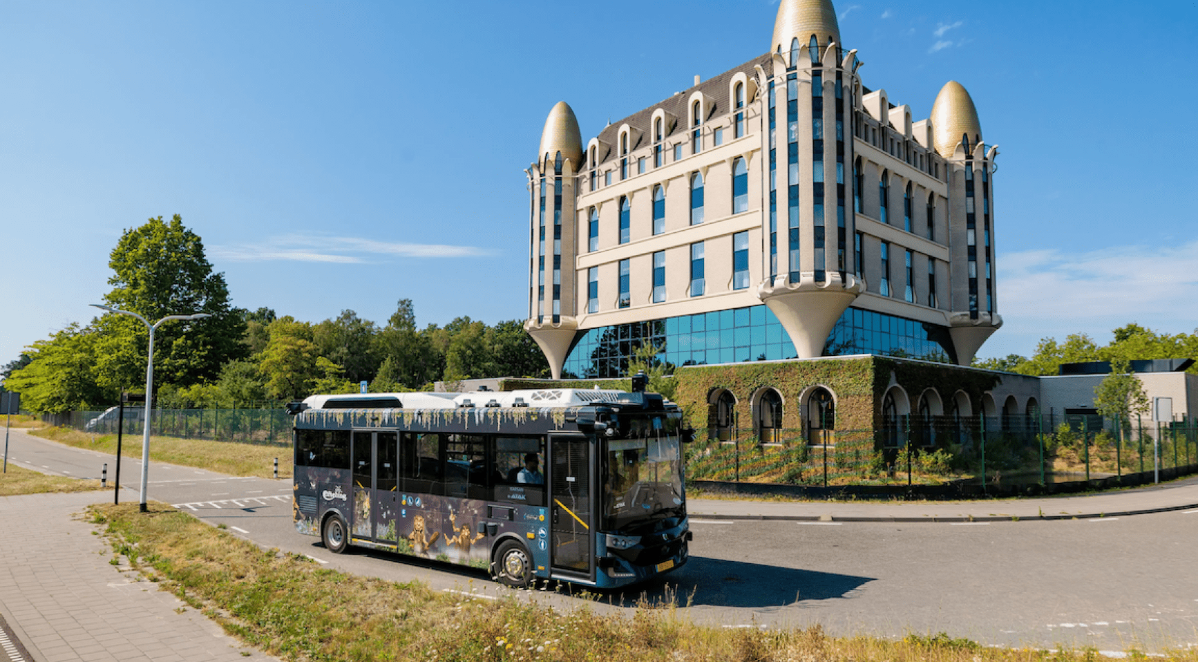 Zelfrijdende bus start in Efteling, tweede in Nederland op openbare wegen