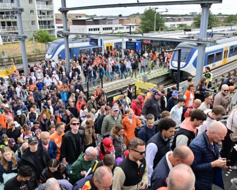 Zij-instromers stromen Zandvoort binnen voor laatste Dutch Grand Prix met Max Verstappen vanaf de 7e plaats