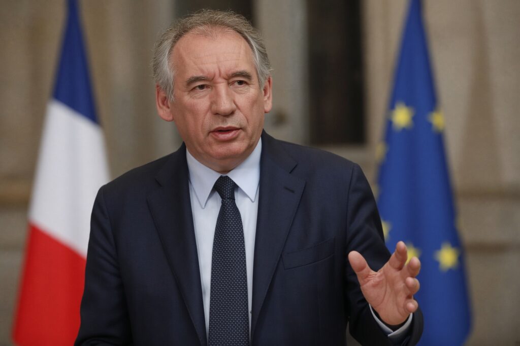 Bayrou waarschuwt dat winst van RN of LFI de EU kan laten uiteenvallen