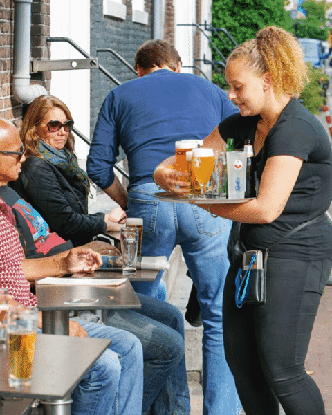 304 Nederlandse bedrijven failliet in augustus, 38 meer dan in juli; horeca voorop