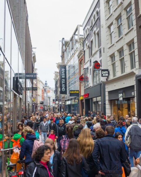Aantal Nederlandse werknemers groeit niet langer door vergrijzing; werkloosheid blijft stabiel