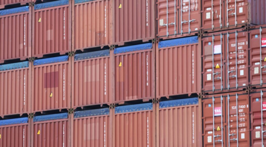 Aanzienlijke daling van pakketjes uit China sinds nieuwe EU-invoerheffing
