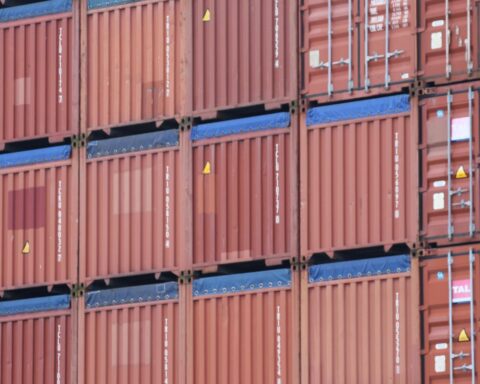 Aanzienlijke daling van pakketjes uit China sinds nieuwe EU-invoerheffing