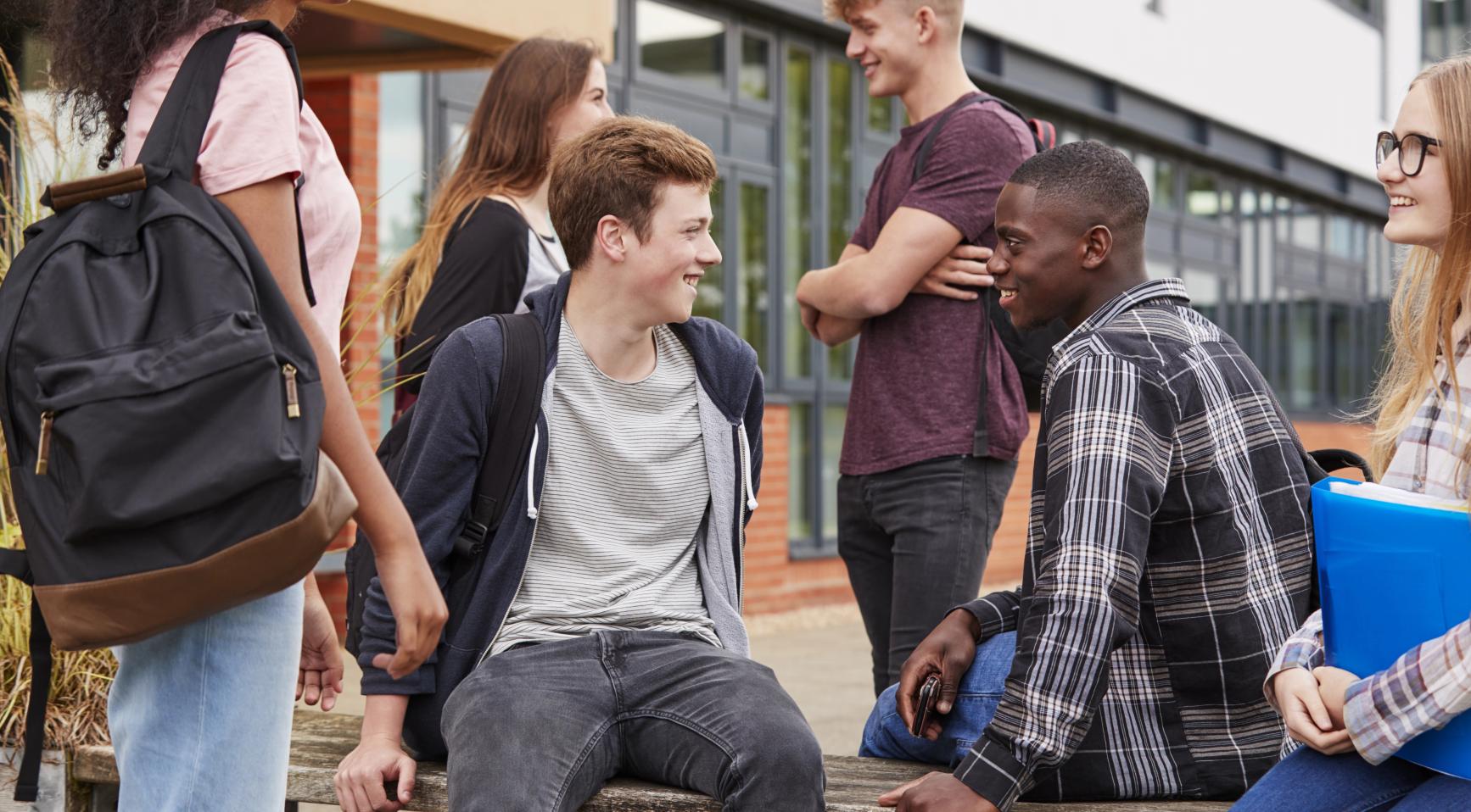 Acceptatie van homoseksualiteit onder Nederlandse tieners daalt stevig in vier jaar: studie