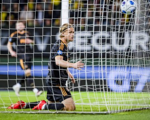 Ajax behaalt overtuigende 5-1 overwinning op Fortuna Sittard in uitwedstrijd