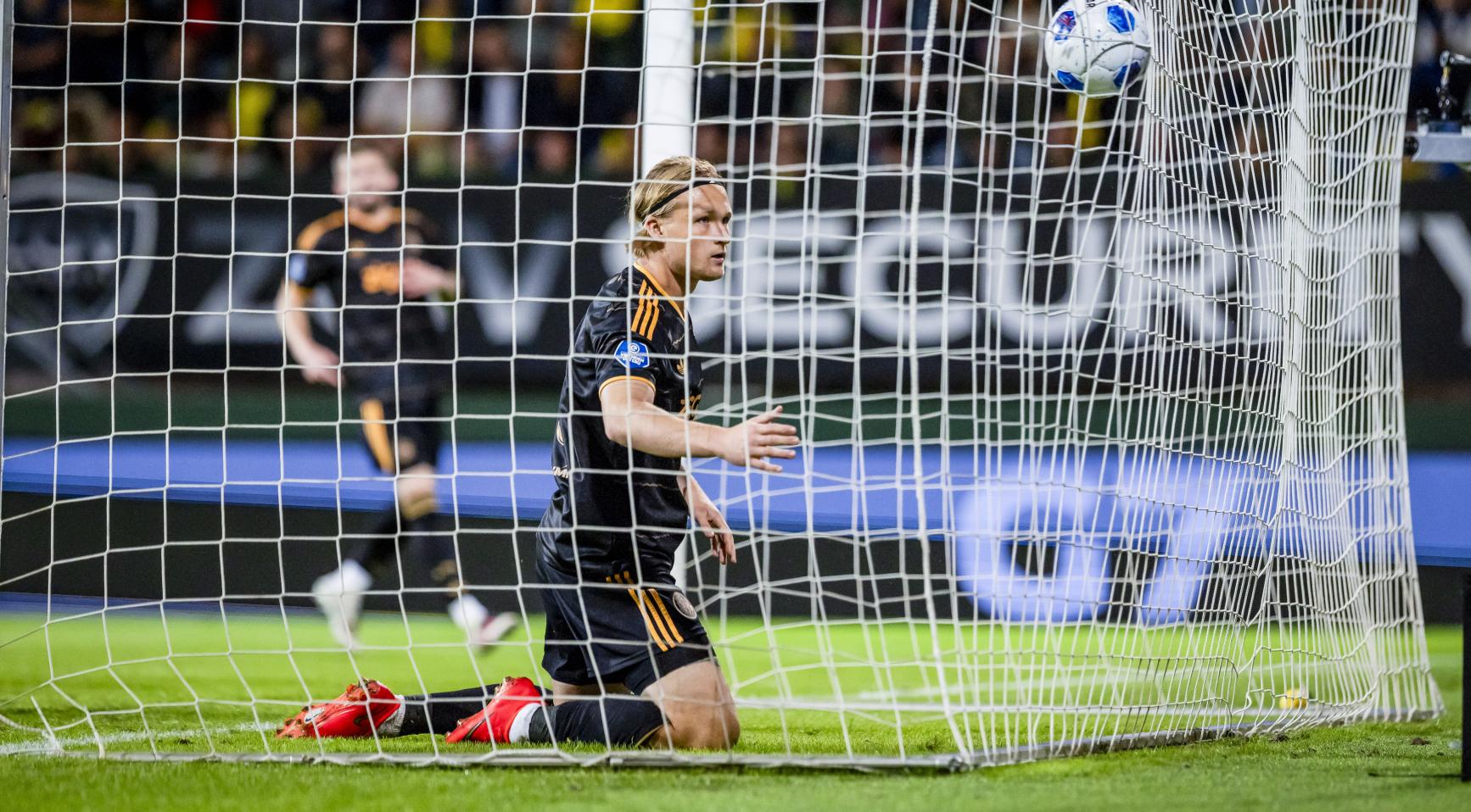 Ajax behaalt overtuigende 5-1 overwinning op Fortuna Sittard in uitwedstrijd