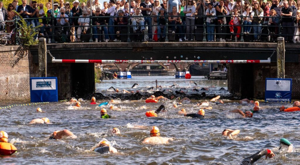 Amsterdam City Swim haalt recordbedrag van meer dan €3 miljoen op voor dodelijke zenuw-spierziekte