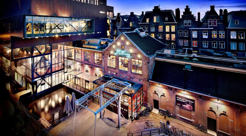Amsterdamse Melkweg test innovatieve rustige muzieksets met artiest Blaudzun
