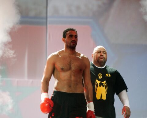 Badr Hari, kickbokser met lange geschiedenis van geweld, gearresteerd op verdenking van bedreigingen