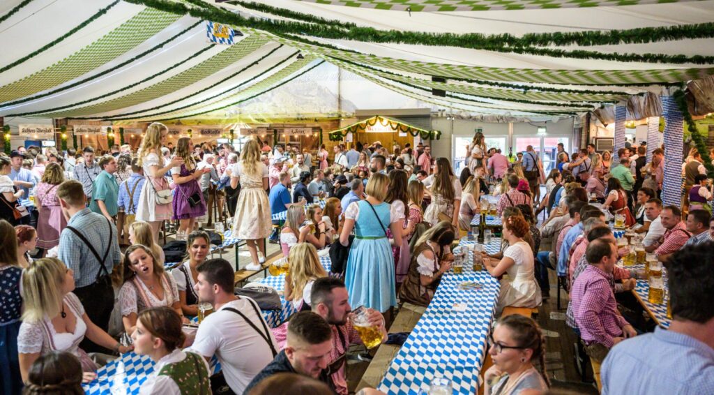 Boekingen voor treinen en bussen naar Duitsland stijgen in aanloop naar Oktoberfest