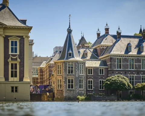 Dak van het Torentje blijkt origineel bouwpakket uit 1547 na onderzoek renovatie Binnenhof