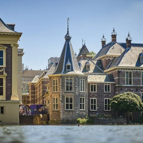 Dak van het Torentje blijkt origineel bouwpakket uit 1547 na onderzoek renovatie Binnenhof