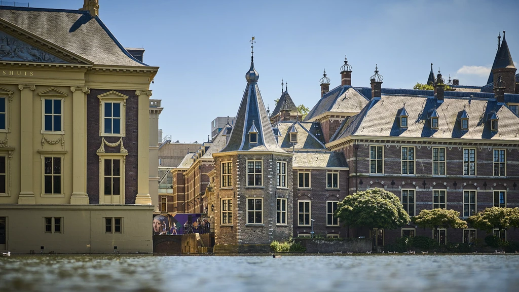 Dak van het Torentje blijkt origineel bouwpakket uit 1547 na onderzoek renovatie Binnenhof