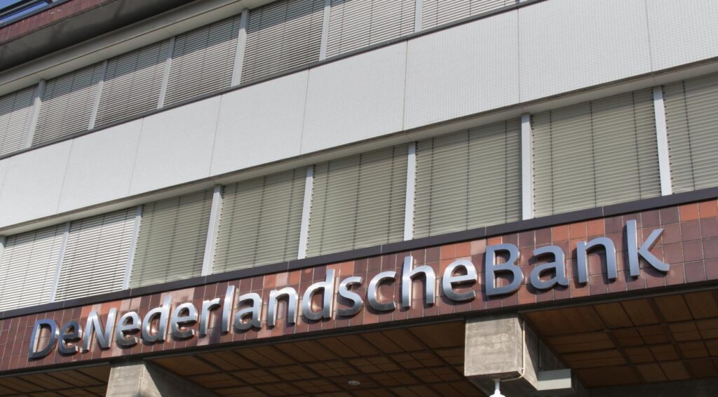 De Nederlandsche Bank verplaatst €10 miljard aan goud uit de VS en Canada wegens "onzekerheid"