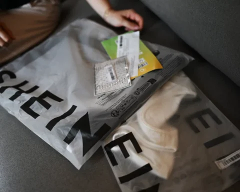 Douane verhoogt tarieven voor pakketjes uit China met 2 euro vanaf november