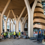 Exclusieve trappentour langs duurzame kantoorprojecten in Amsterdam door EeStairs