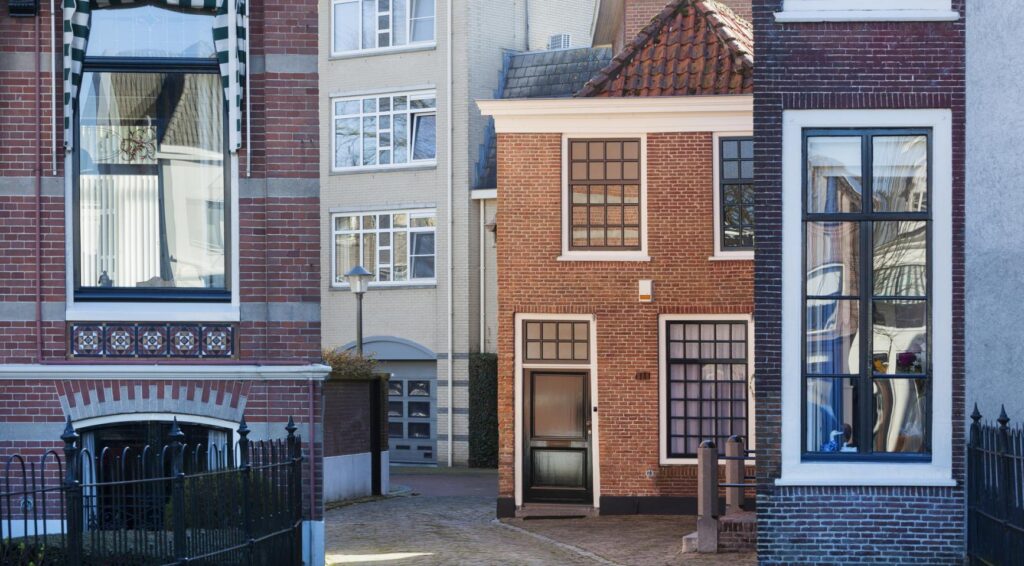 Experts: meer mid-markthuurwoningen zijn cruciaal om woningmarkt uit stagnatie te halen