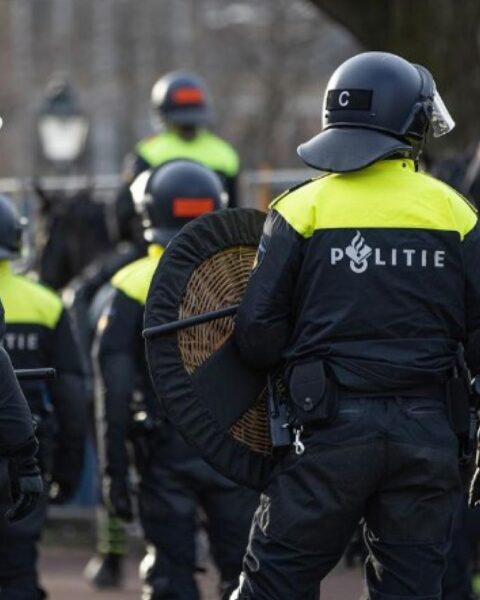 Extreemrechtse figuren roepen op tot geweld tijdens protest in Den Haag, een jaar na rellen Malieveld