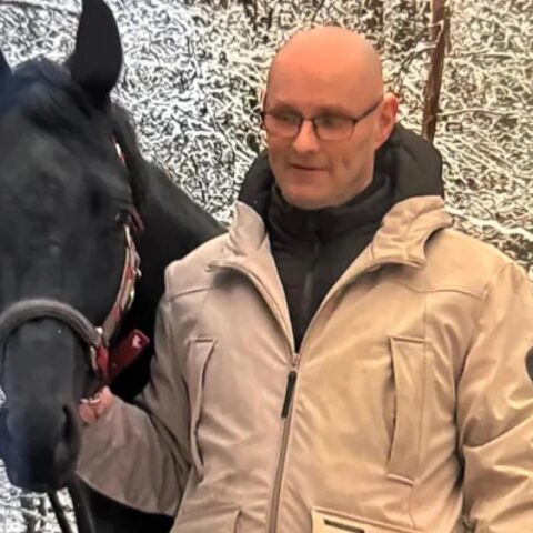 Familie en vrienden nemen afscheid van Berry, 51-jarige beveiliger vermoord in Overasselt