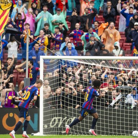 Feyenoord verliest met 5-1 van Barcelona in eerste Champions League-wedstrijd van het seizoen