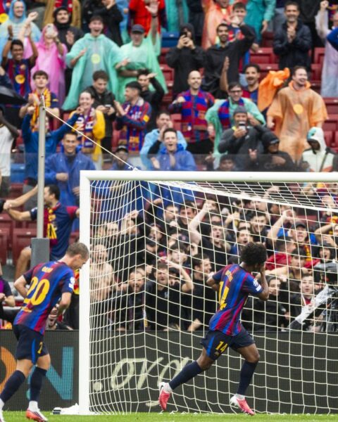 Feyenoord verliest met 5-1 van Barcelona in eerste Champions League-wedstrijd van het seizoen