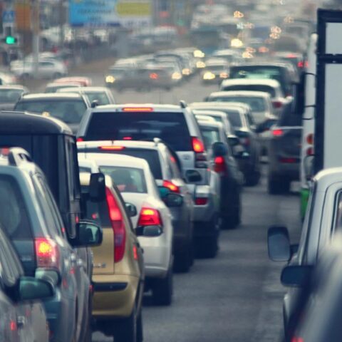 Files verkeersopstoppingen tijdens de spits op A20 in Rotterdam door rijstrookafsluiting
