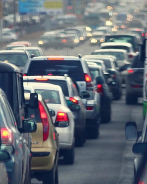 Files verkeersopstoppingen tijdens de spits op A20 in Rotterdam door rijstrookafsluiting