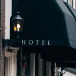 Hoteliers in Nederland verwachten dalingen in boekingen en winst voor 2026 en 2027