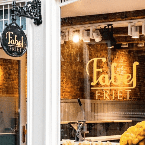 Huizen nabij populaire snackzaak in Amsterdam's De 9 Straatjes verkopen voor 4,9% minder