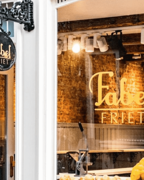 Huizen nabij populaire snackzaak in Amsterdam's De 9 Straatjes verkopen voor 4,9% minder