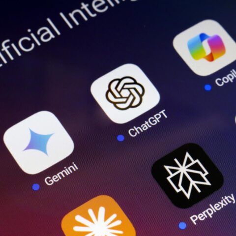 Inlichtingen van Nederland waarschuwen dat AI cyberaanvallen versnelt en vergemakkelijkt