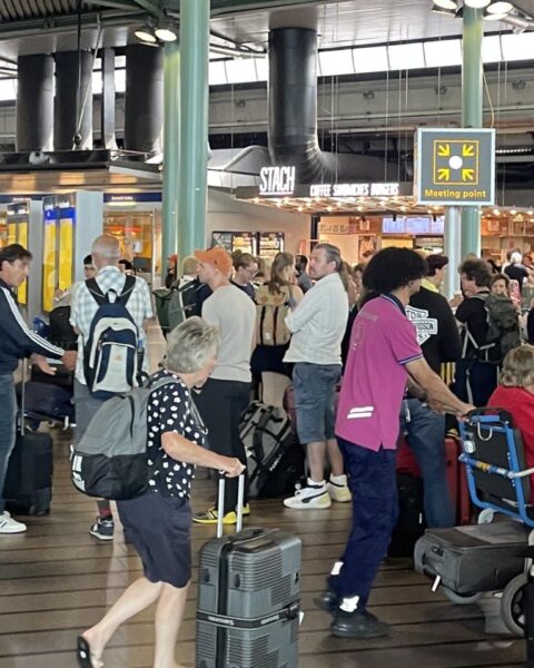 Kabinet bereid om Schiphol-vluchten met 4 procent te verminderen, nachtvluchten met 10 procent