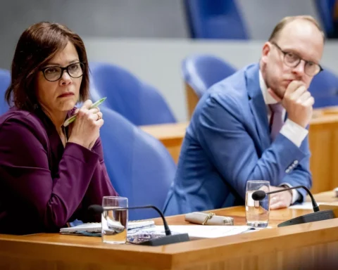 Kabinet doet geen aangifte, eerst verder onderzoek naar datakluis toeslagenschandaal