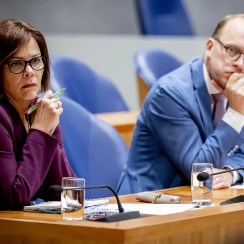 Kabinet doet geen aangifte, eerst verder onderzoek naar datakluis toeslagenschandaal