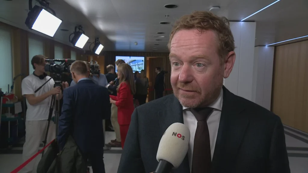 Kamer steunt debatverzoek van JA21 over onjuiste informatie aangiftes Van Weel