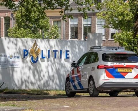 Kind gewond bij aanrijding met doorrijder in Haarlem; bestuurder en passagier opgepakt