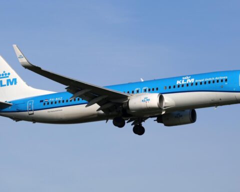 KLM-vlucht keert terug na brand in powerbank tijdens 5,5 uur durende reis