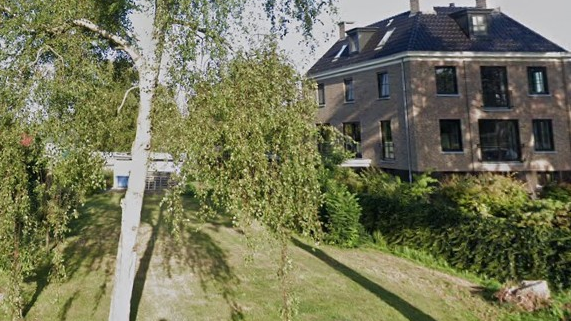 Krakers bezetten derde miljoenenvilla in Amstelveen ondanks asbestgevaar