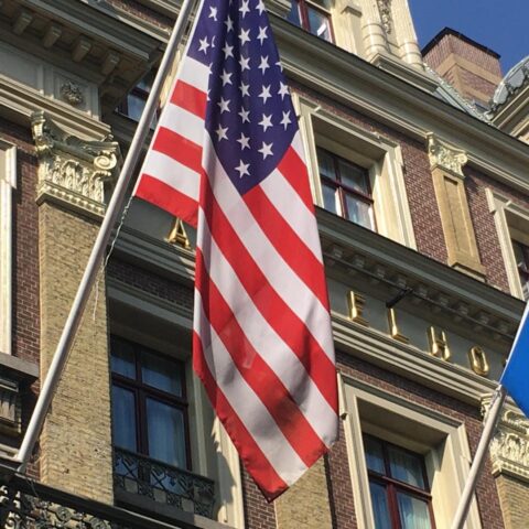 Kritiek op herlanceerde Nederlandse social media platform Hyves wegens Amerikaanse technologieafhankelijkheid