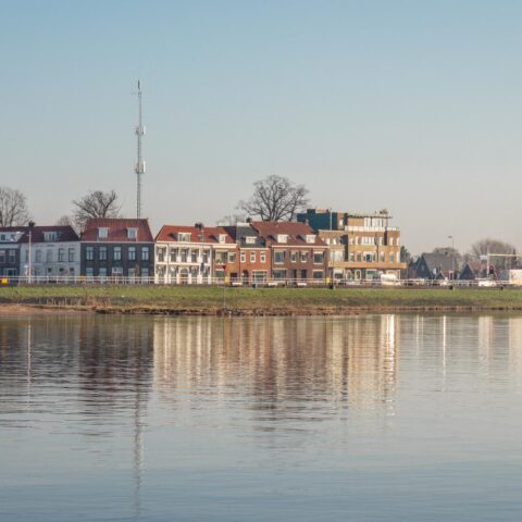 Lage waterstanden leiden voor het eerst tot eenrichtingsverkeersbeperkingen op de IJssel