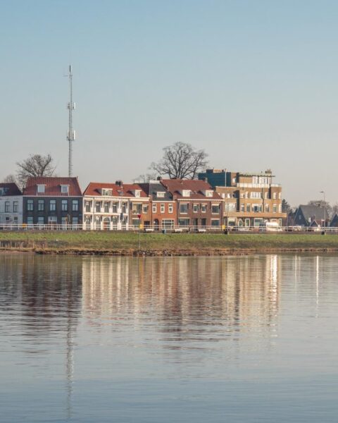Lage waterstanden leiden voor het eerst tot eenrichtingsverkeersbeperkingen op de IJssel