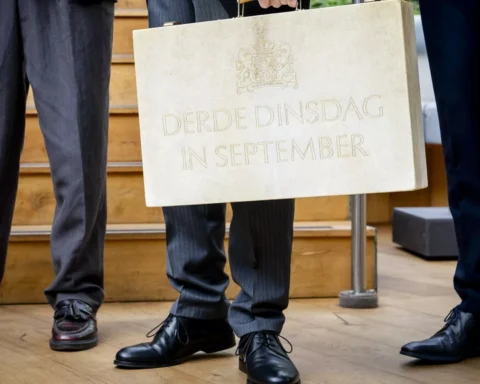 Miljoenennota: armoede blijft gelijk, miljarden voor defensie, minister Heinen zoekt oppositieondersteuning