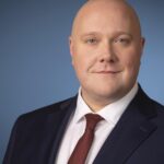 Minister Aartsen vindt financiering voor programma om mensen met recht op uitkeringen te benaderen