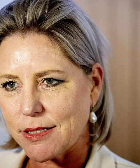 Minister Letschert versnelt besluit over toekomst Ongehoord Nederland, einde omroep lijkt nabij
