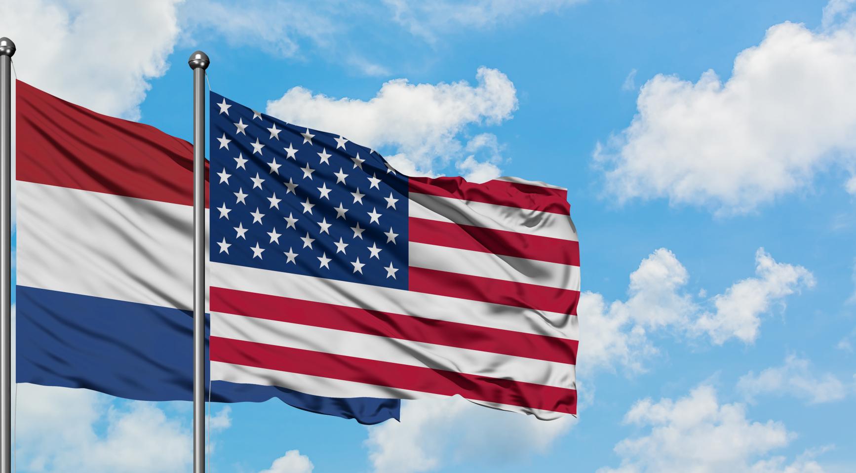 Nederlandse ministers herdenken 9/11-aanslagen bij de Amerikaanse ambassade in Den Haag