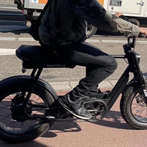 Nederlandse politie neemt negen apparaten in beslag waarmee fatbikes 80 km/u kunnen halen
