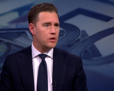 Oppositiepartijen wachten op minister Heinen's brief over afspraken voor steun