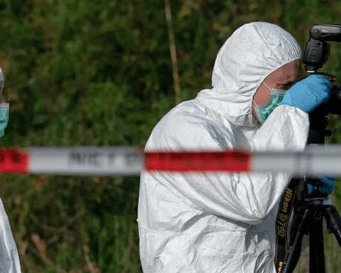 Politie vermoedt misdrijf in overlijden van 12-jarige jongen in Eerbeek; moeder gearresteerd
